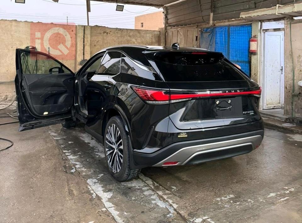 لێکزس RX
